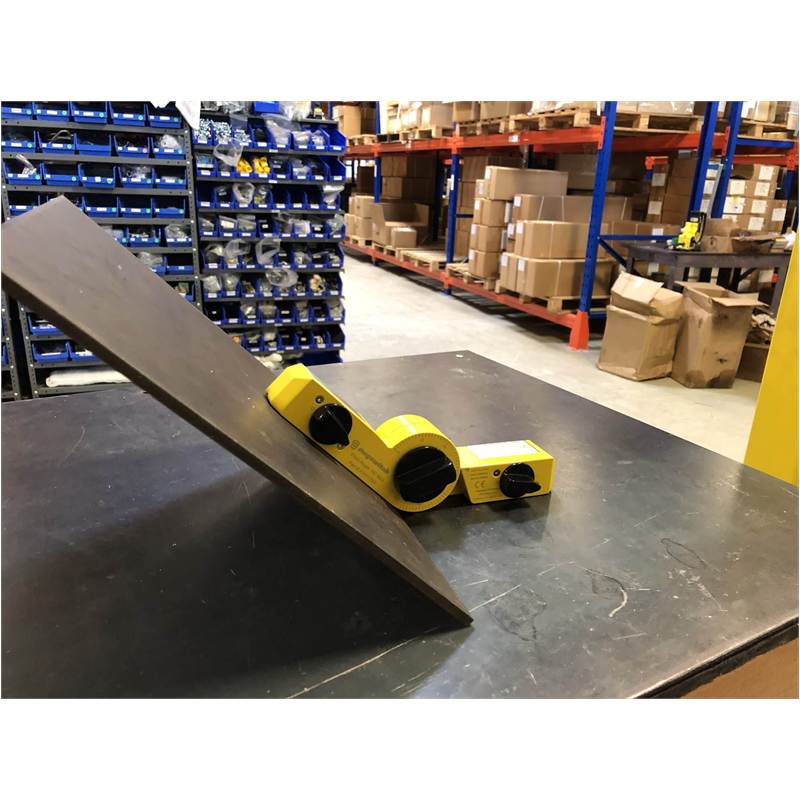 Pivot Angle 150 Mini Lasmagneet